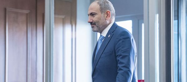Премьер-министр Армении Никол Пашинян перед началом саммита глав государств-членов ОДКБ (28 ноября 2019). Бишкек - Sputnik Արմենիա