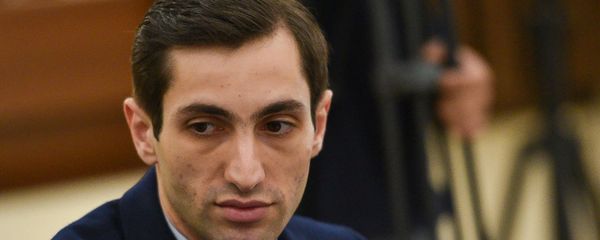 Давид Хажакян на заседании Совета старейшин (10 сентября 2019). Еревaн Давид Хажакян на заседании Совета старейшин (10 сентября 2019). Еревaн - Sputnik Армения