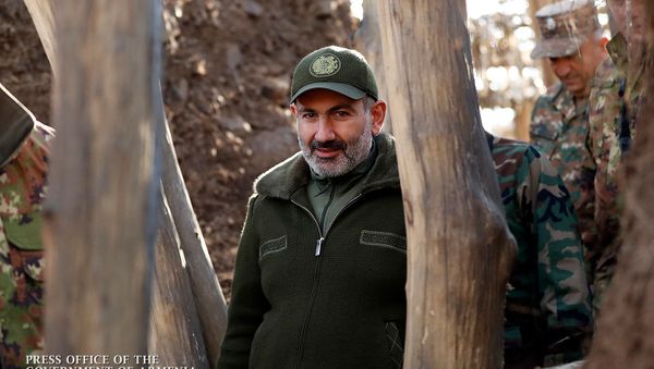 Премьер-министр Армении Никол Пашинян и президент Карабаха Бако Саакян побывали на оборонительных позициях Карабаха (30 ноября 2019). Карабах Премьер-министр Армении Никол Пашинян и президент Карабаха Бако Саакян побывали на оборонительных позициях Карабаха (30 ноября 2019). Карабах - Sputnik Армения