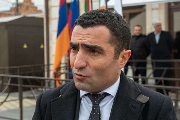 «Բոլորն ուզել են փայ մտնեն, բոլորը».  ո՞ւմ է պատկանում Աբովյանի ադամանդի գործարանը - Sputnik Արմենիա
