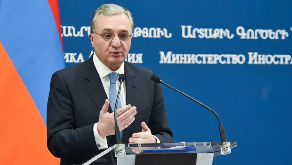 Министр иностранных дел Армении Зограб Мнацаканян на совместная пресс-конференция с иорданским коллегой (2 декабря 2019). Еревaн - Sputnik Армения