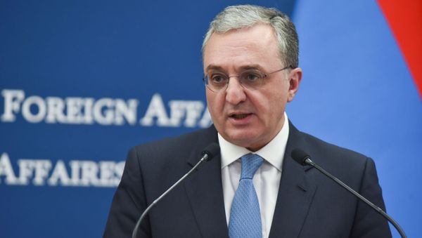 Министр иностранных дел Армении Зограб Мнацаканян на совместная пресс-конференция с иорданским коллегой (2 декабря 2019). Еревaн - Sputnik Армения