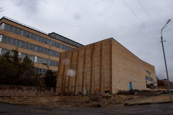 Односельчанин Сержа Саргсяна и советский гигант: Сукиасян оживил историю завода Сириус - Sputnik Армения