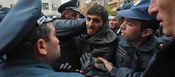 Акция протеста у здания министерства науки, образования, культуры и спорта (3 декабря 2019). Еревaн Акция протеста у здания министерства науки, образования, культуры и спорта (3 декабря 2019). Еревaн - Sputnik Արմենիա