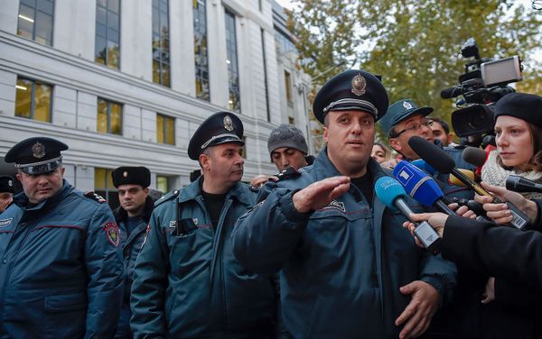 Акция протеста у здания министерства науки, образования, культуры и спорта (3 декабря 2019). Еревaн Акция протеста у здания министерства науки, образования, культуры и спорта (3 декабря 2019). Еревaн - Sputnik Армения