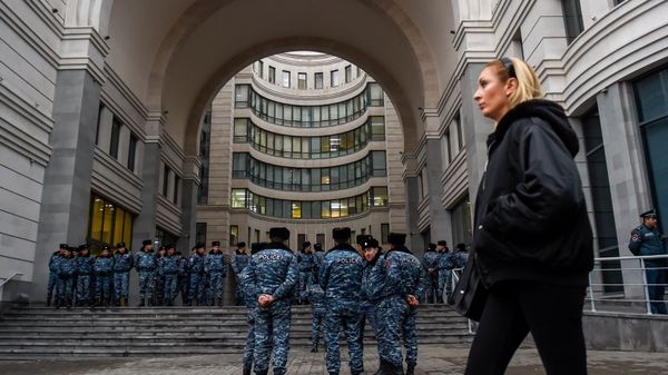 Акция протеста у здания министерства науки, образования, культуры и спорта (3 декабря 2019). Еревaн - Sputnik Армения