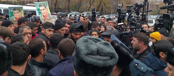 Акция протеста перед зданием Парламента Армении (4 декабря 2019). Еревaн - Sputnik Արմենիա