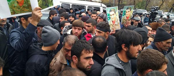 Акция протеста перед зданием Парламента Армении (4 декабря 2019). Еревaн Акция протеста перед зданием Парламента Армении (4 декабря 2019). Еревaн - Sputnik Армения