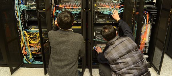 Администраторы работают на сервере - Sputnik Արմենիա