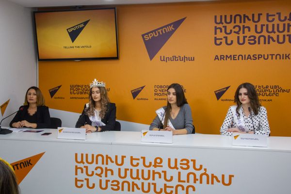 Пресс-конференция обладательницы титула «Ереванская красавица» (4 декабря 2019). Еревaн Пресс-конференция обладательницы титула «Ереванская красавица» (4 декабря 2019). Еревaн - Sputnik Армения