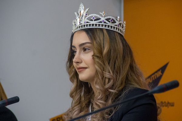 Мисс Ереванская красавица Ангелина Тананян на пресс-конференции обладательницы титула «Ереванская красавица» (4 декабря 2019). Еревaн Мисс Ереванская красавица Ангелина Тананян на пресс-конференции обладательницы титула «Ереванская красавица» (4 декабря 2019). Еревaн - Sputnik Армения