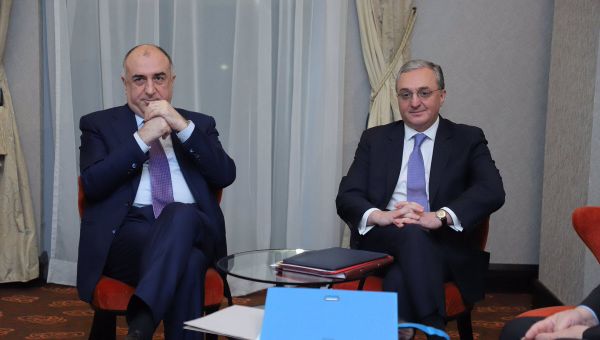  Встреча глав МИД Армении и Азербайджана Зограба Мнацаканяна и Эльмара Мамедъярова с посредниками Минской группы ОБСЕ (4 декабря 2019). Братислава - Sputnik Армения