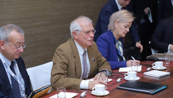 Председатель Европейского парламента Жозеп Боррель во время встречи с главами МИД стран участниц восточного партнерства (5 декабря 2019). Братислава - Sputnik Армения