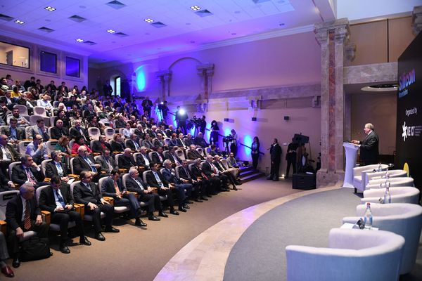 Президент Армении: у нас нет моря, но мы станем одним из крупнейших портов мира Президент Армении: у нас нет моря, но мы станем одним из крупнейших портов мира - Sputnik Армения