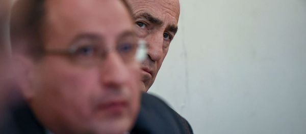 Роберт Кочарян слушает речь Арама Вардеваняна на судебном заседании (6 декабря 2019). Еревaн - Sputnik Армения