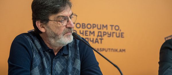 Месроп Мовсисян на пресс-конференции по теме судебного иска телекомпании А1+ к правительству Армении (6 декабря 2019). Еревaн Месроп Мовсисян на пресс-конференции по теме судебного иска телекомпании А1+ к правительству Армении (6 декабря 2019). Еревaн - Sputnik Արմենիա