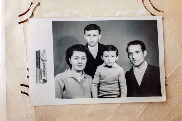 «Տղերք, չքաշեք ո՛չ հայերին, ո՛չ ձեզ». ինչպես է Շավարշ քեռին խրատում Օսեթիայի միգրանտներին - Sputnik Արմենիա
