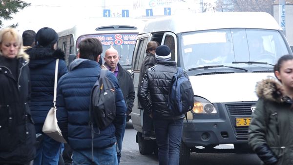 Ինչ է կատարվում Երևանի տրանսպորտում օրվա պիկ ժամերին - Sputnik Արմենիա
