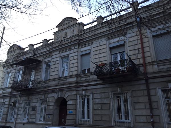 Этот пункт биографии Рубена Мамуляна не давал покоя грузинской соседке режиссера Этот пункт биографии Рубена Мамуляна не давал покоя грузинской соседке режиссера - Sputnik Армения