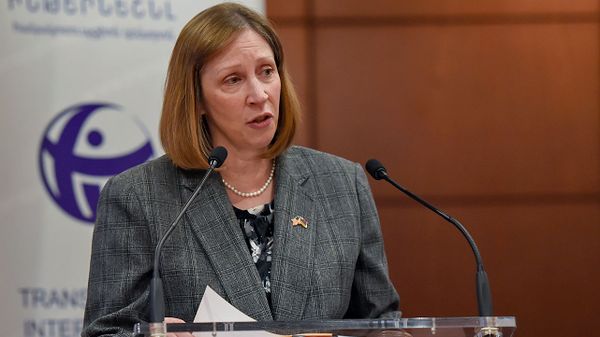 Выступление Чрезвычайного и полномочного посла США в Армении Линн Трейси на антикоррупционном форуме (9 декабря 2019). Еревaн - Sputnik Армения