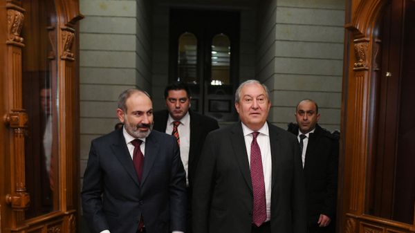 Встреча премьер-министра Никола Пашиняна и президента Армена Саркисяна (9 декабря 2019). Еревaн - Sputnik Армения