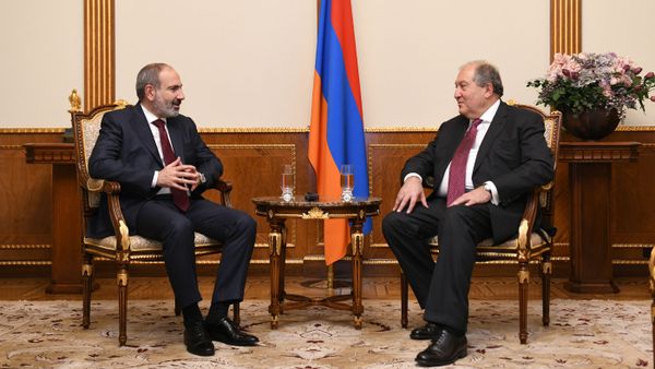 Встреча премьер-министра Никола Пашиняна и президента Армена Саркисяна (9 декабря 2019). Еревaн - Sputnik Армения