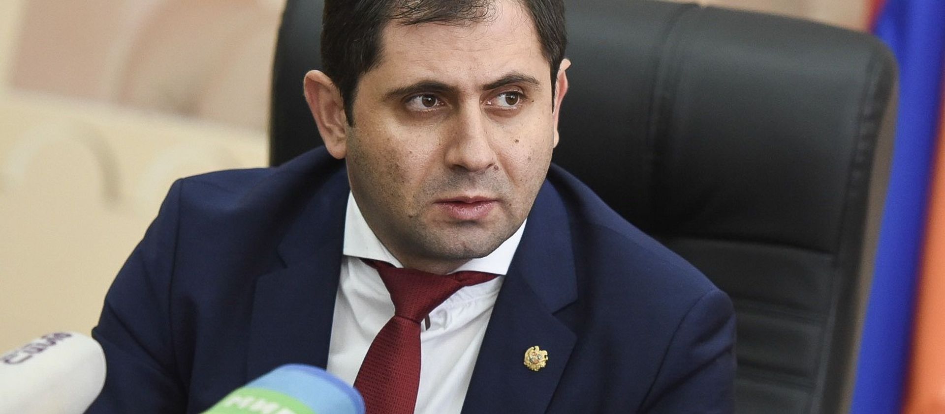 Министр территориального управления и инфраструктур Сурен Папикян во время пресс-конференции на ААЭС (10 декабря 2019). Мецамор - Sputnik Արմենիա, 1920, 24.12.2020