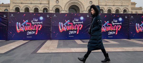 Установка новогодних декораций Еревана, 12 декабря 2019 - Sputnik Армения