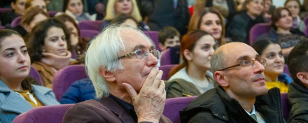Лекция композитора Тиграна Мансуряна “Музыка и поэзия” в зале Национальной библиотеки Армении (12 декабря 2019). Еревaн Лекция композитора Тиграна Мансуряна “Музыка и поэзия” в зале Национальной библиотеки Армении (12 декабря 2019). Еревaн - Sputnik Армения