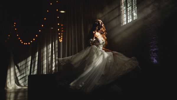 Снимок британского фотографа Ben Appleby, победивший в категории  SOLO PORTRAIT в конкурсе 2019 International Wedding Photographer of the Year  - Sputnik Армения