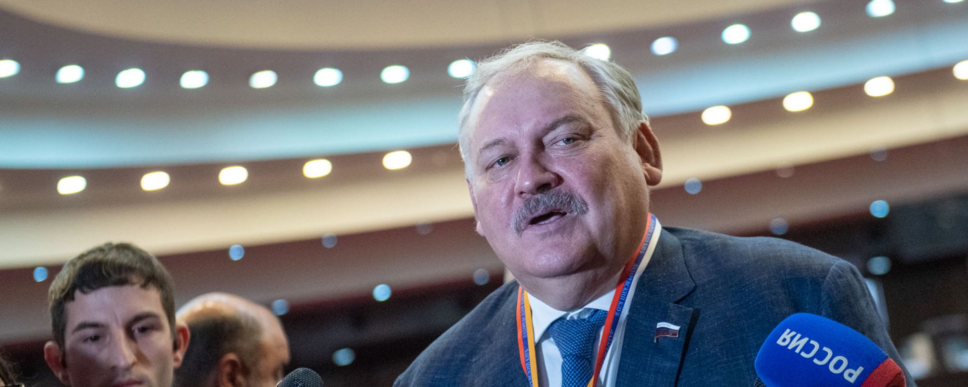 Константин Затулин на заседании армяно-российского Лазаревского клуба (13 декабря 2019). Еревaн - Sputnik Армения, 1920, 06.01.2022