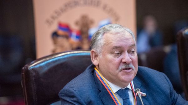 Константин Затулин на заседании армяно-российского Лазаревского клуба (13 декабря 2019). Еревaн - Sputnik Армения
