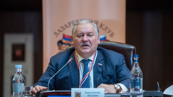 Константин Затулин на заседании армяно-российского Лазаревского клуба (13 декабря 2019). Еревaн - Sputnik Արմենիա