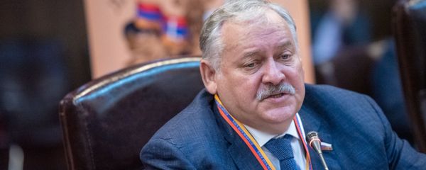 Константин Затулин на заседании армяно-российского Лазаревского клуба (13 декабря 2019). Еревaн Константин Затулин на заседании армяно-российского Лазаревского клуба (13 декабря 2019). Еревaн - Sputnik Армения