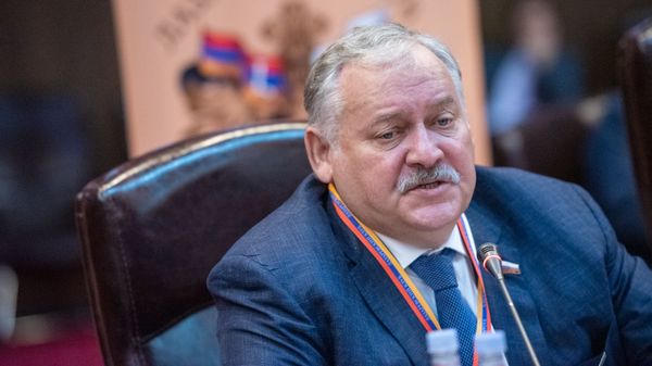Константин Затулин на заседании армяно-российского Лазаревского клуба (13 декабря 2019). Еревaн - Sputnik Армения