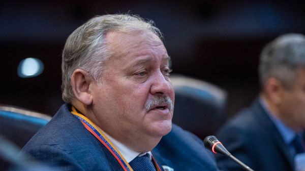 Константин Затулин на заседании армяно-российского Лазаревского клуба (13 декабря 2019). Еревaн - Sputnik Армения