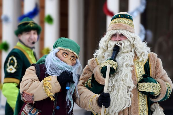 Татарский Дед Мороз Кыш Бабай и сказочный герой Убырлы карчык Татарский Дед Мороз Кыш Бабай и сказочный герой Убырлы карчык - Sputnik Армения