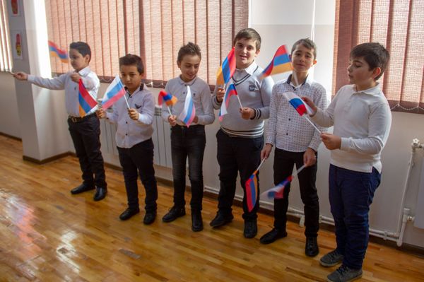 «Երկրորդ կիսամյակում էլ կգա՞ք». Հրազդանում տեղի ունեցան ռուսաց լեզվի «չդասեր» - Sputnik Արմենիա