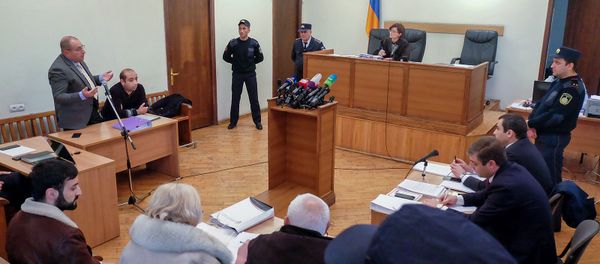 Судебный процесс по вопросу жалобы адвокатов Кочаряна по поводу отказа суда первой инстанции освободить Кочаряна под залог (16 декабря 2019). Еревaн - Sputnik Армения