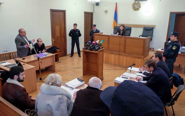 Վերաքննիչ քրեական դատարանում քննվում է Ռոբերտ Քոչարյանին գրավի դիմաց ազատ արձակելու առաջին ատյանի դատարանի մերժման վերաբերյալ փաստաբանների բողոքը - Sputnik Արմենիա