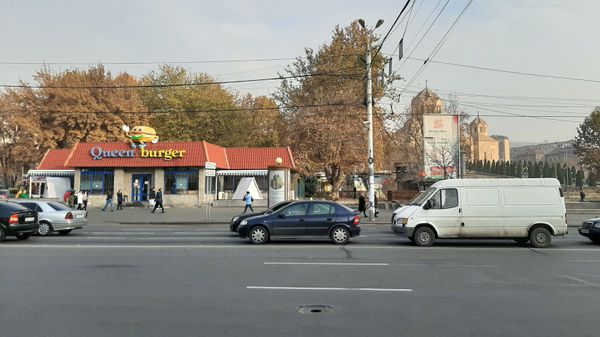 Точка быстрого питания на проспекте Тиграна Меца - Sputnik Армения