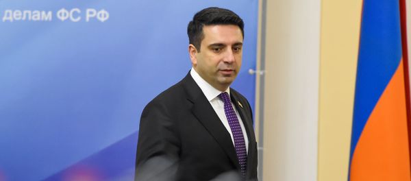 Вице-спикер НС Армении Ален Симонян перед началом совместного заседания Постоянной комиссии по внешним связям НС Армении и Комитета СФ по международным делам ФС России (18 декабря 2019). Еревaн - Sputnik Армения