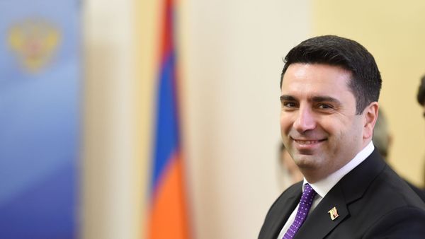 Вице-спикер НС Армении Ален Симонян перед началом совместного заседания Постоянной комиссии по внешним связям НС Армении и Комитета СФ по международным делам ФС России (18 декабря 2019). Еревaн - Sputnik Армения