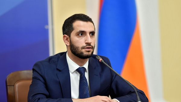 Рубен Рубинян совместного заседания Постоянной комиссии по внешним связям НС Армении (18 декабря 2019). Еревaн - Sputnik Արմենիա