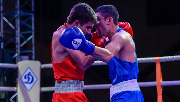Артур Шахпазян и Артур Базеян в финале чемпионата по боксу Золотые перчатки (18 декабря 2019). Еревaн - Sputnik Армения