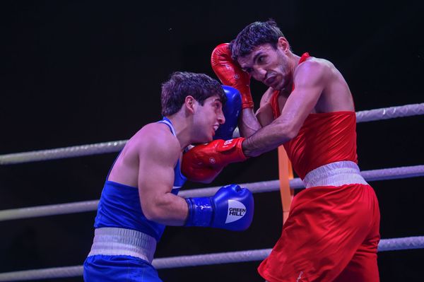 Карен Тонаканян и Грайр Шахвердян в финале чемпионата по боксу Золотые перчатки (18 декабря 2019). Еревaн - Sputnik Армения