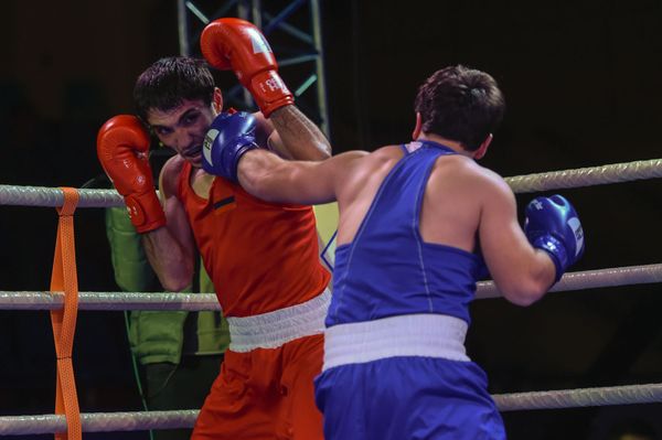 Карен Тонаканян и Грайр Шахвердян в финале чемпионата по боксу Золотые перчатки (18 декабря 2019). Еревaн - Sputnik Армения