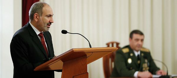 Премьер-министр Никол Пашинян принял участие на праздничном заседании по поводу для сотрудника нацбезопасности (19 декабря 2019). Еревaн Премьер-министр Никол Пашинян принял участие на праздничном заседании по поводу для сотрудника нацбезопасности (19 декабря 2019). Еревaн - Sputnik Армения