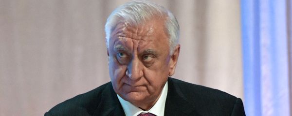 Михаил Мясникович на пленарном заседании Пятого форума регионов России и Белоруссии (12 октября 2018). Могилев Михаил Мясникович на пленарном заседании Пятого форума регионов России и Белоруссии (12 октября 2018). Могилев - Sputnik Армения