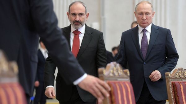Премьер-министр Армении Никол Пашинян и президент России Владимир Путин перед заседанием Высшего евразийского экономического совета (20 декабря 2019). Санкт-Петербург - Sputnik Армения